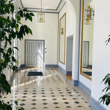 Exceptionnel Duplex En Chateau Apartmán *